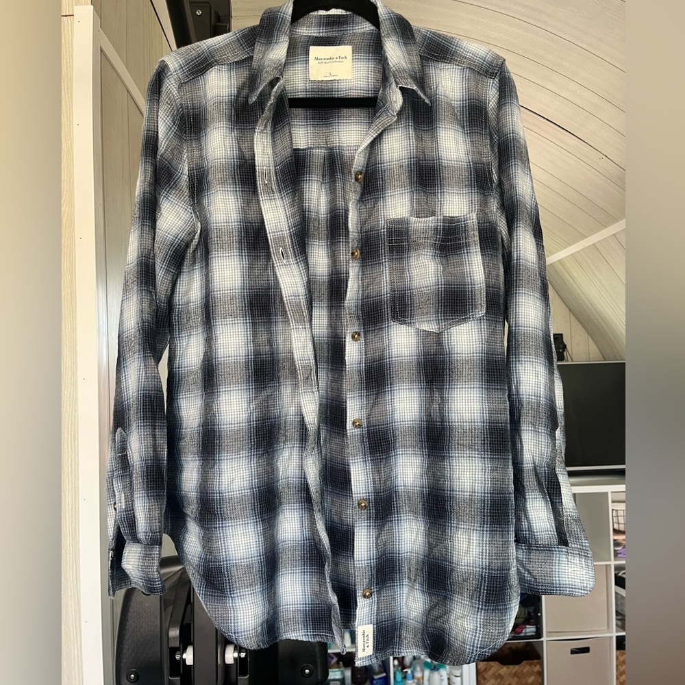 Abercrombie & Fitch Navy and White flannel- NWOT